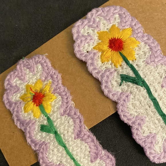 ROMWE Anime 2pcs Floral Embroidery Hair Clip - 256 - Picture 2 of 3